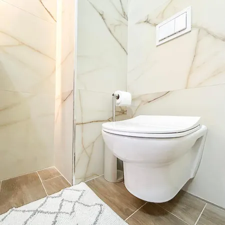 Balkan Bliss 826 Mini-hôtel Golem (Tirana)