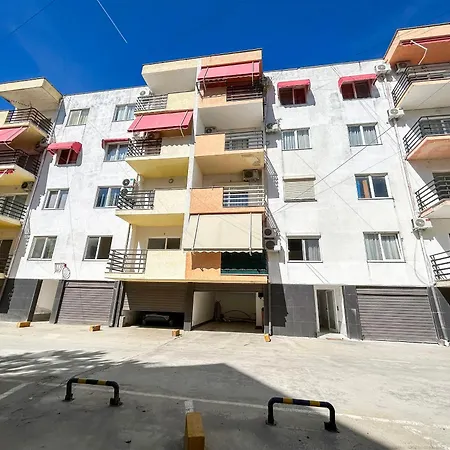 Balkan Bliss 826 Πανδοχείο Golem (Tirana)
