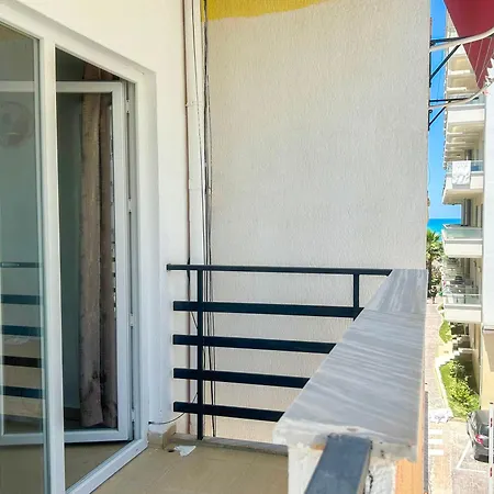 Balkan Bliss 826 Πανδοχείο Golem (Tirana)